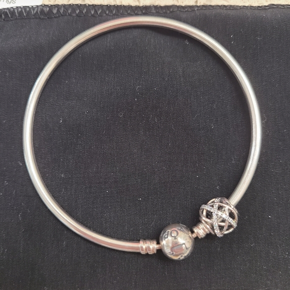 Pandora Bangle Bracelet with charm - Picture 1 of 5